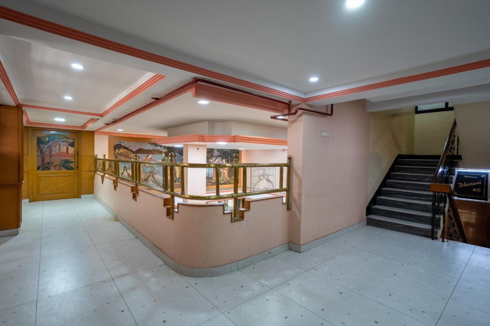 Sree Bharani Hotel 3*